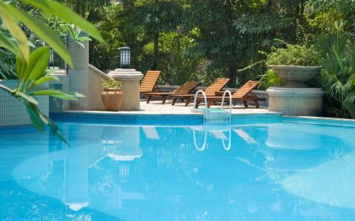 swimming-pool